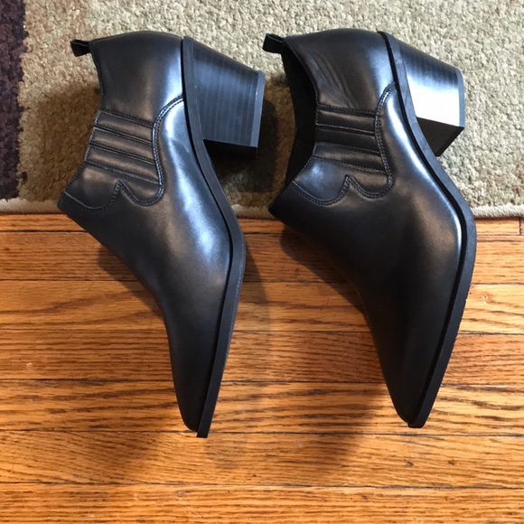 Abound Black Pointed Western Ankle Booties - Picture 3 of 8